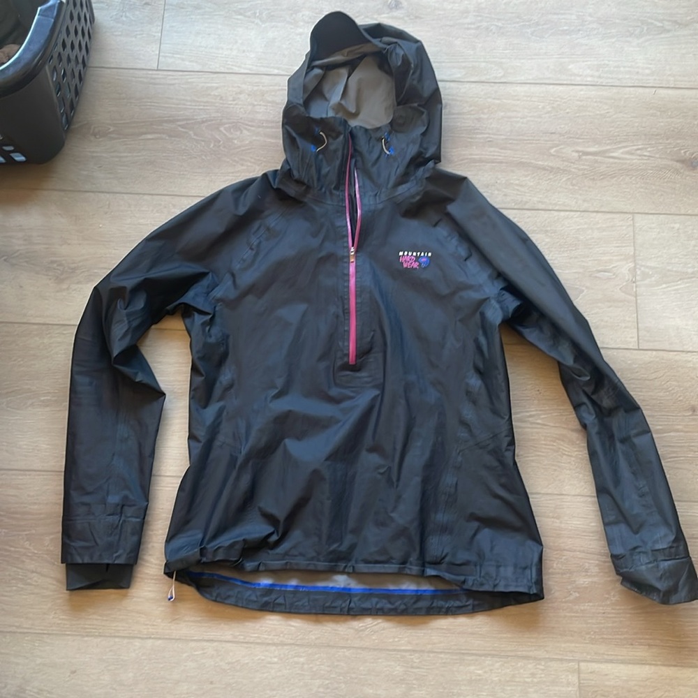 Mountain Hardwear Black rain Jacket pullover